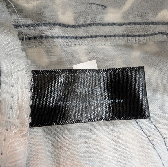 Boston Proper Snow Leopard Print Jeans Size 30 - Picture 6 of 9